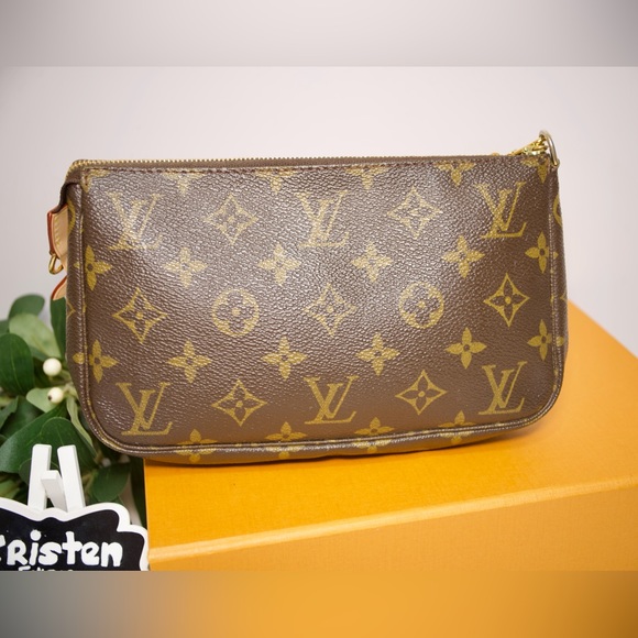 Louis Vuitton Pochette Accessoires - Picture 2 of 15